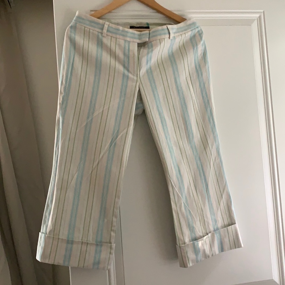 𝅺ELLIE Tahari Striped Capri Pants